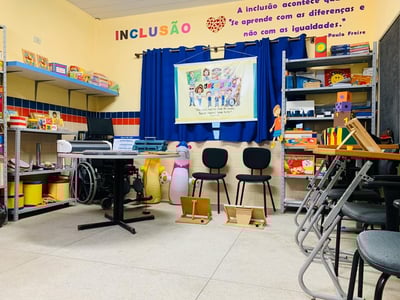 Comissão aprova noções básicas de Libras em cursos superiores e técnicos